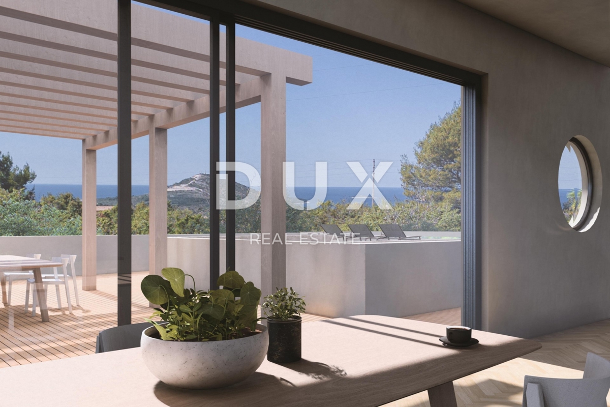 PRIMOŠTEN - Gradbeno zemljišče z lokacijskim dovoljenjem + kmetijski del!