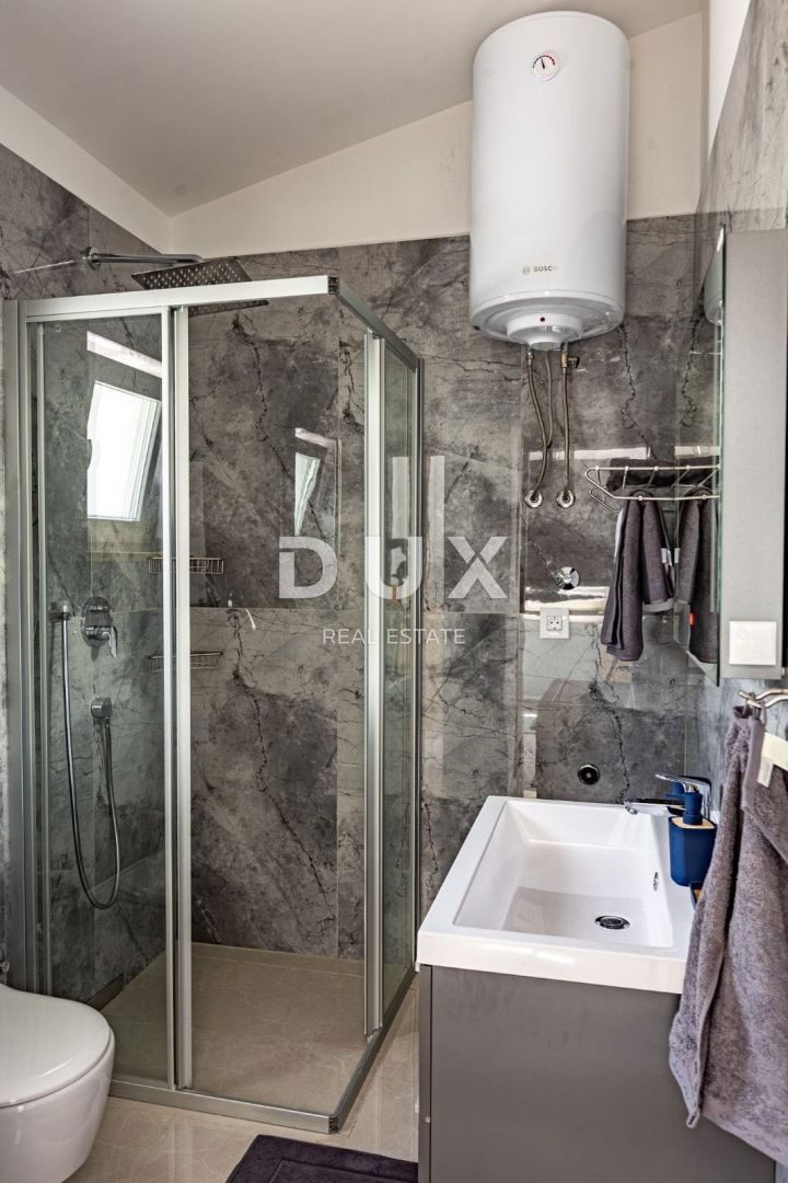 ISTRA, CEROVLJE - Hipokratova hacienda s športnim igriščem! REDKO!