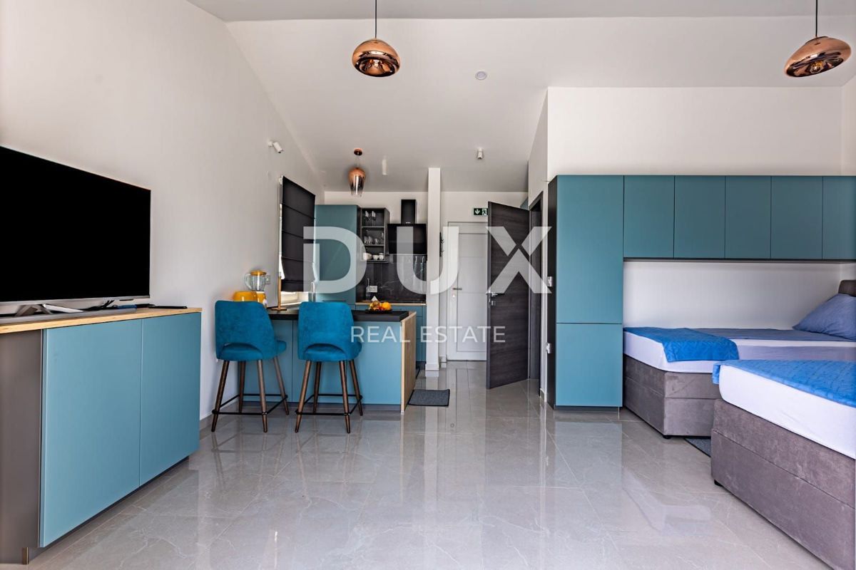 ISTRA, CEROVLJE - Hipokratova hacienda s športnim igriščem! REDKO!