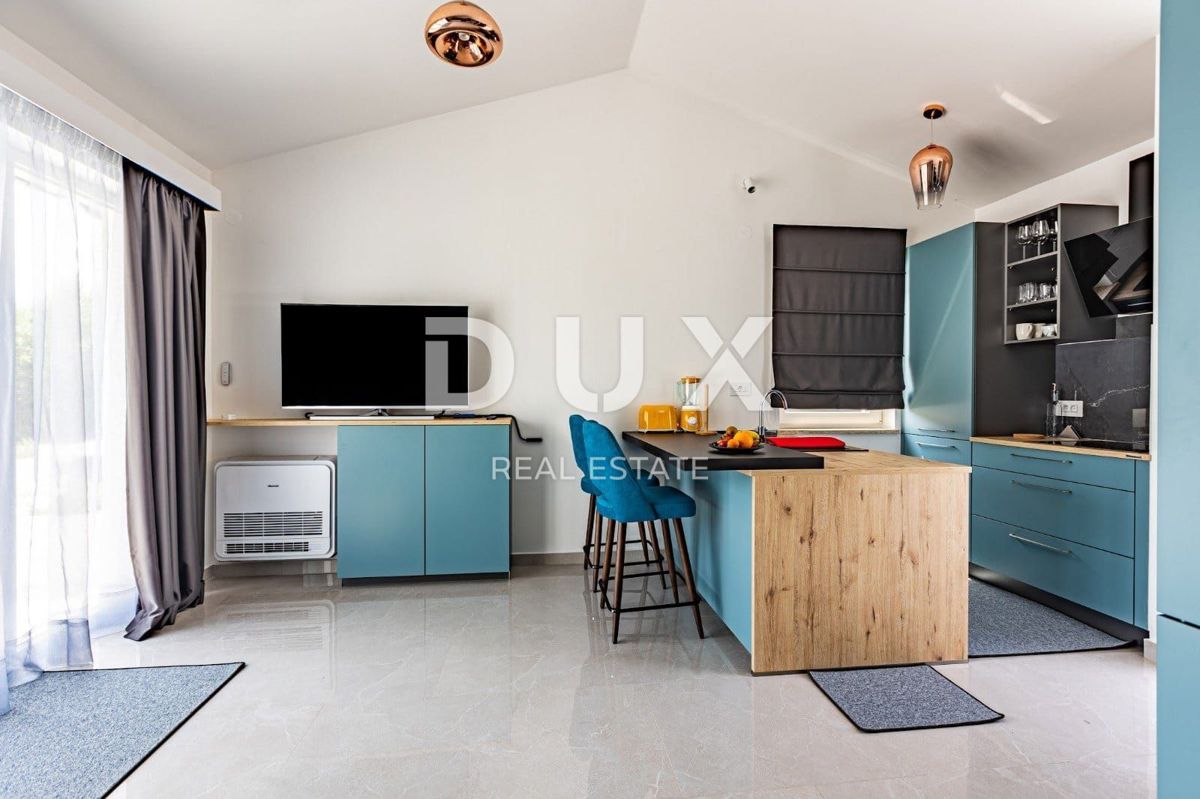 ISTRA, CEROVLJE - Hipokratova hacienda s športnim igriščem! REDKO!