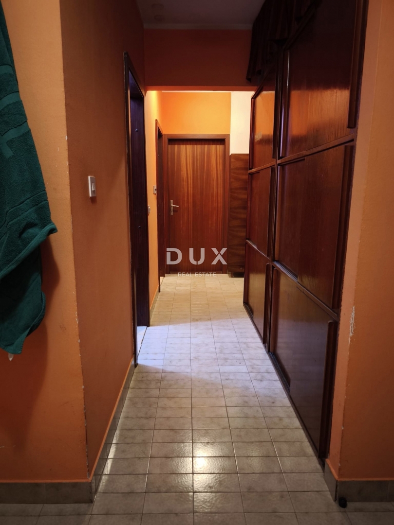 ISTRA, PAZIN - PRILOŽNOST! Prostorno trisobno stanovanje velikosti 78 m² na odlični lokaciji!