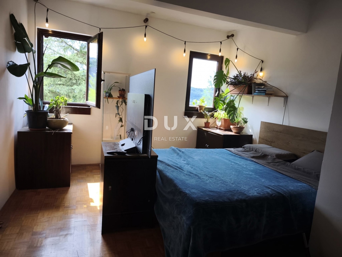 ISTRA, PAZIN - PRILOŽNOST! Prostorno trisobno stanovanje velikosti 78 m² na odlični lokaciji!