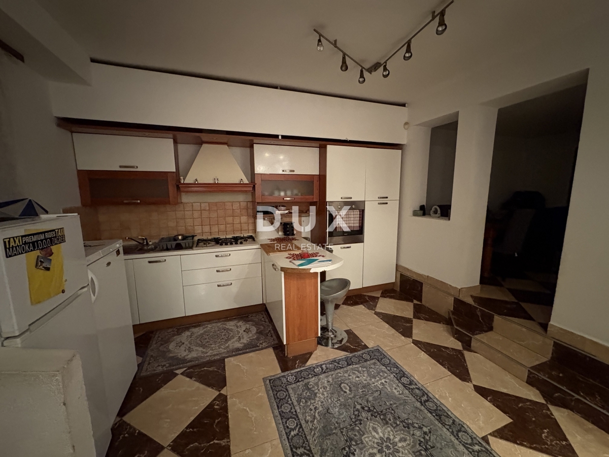 ZAGREB, DONJA DUBRAVA - Hiša z investicijskim potencialom