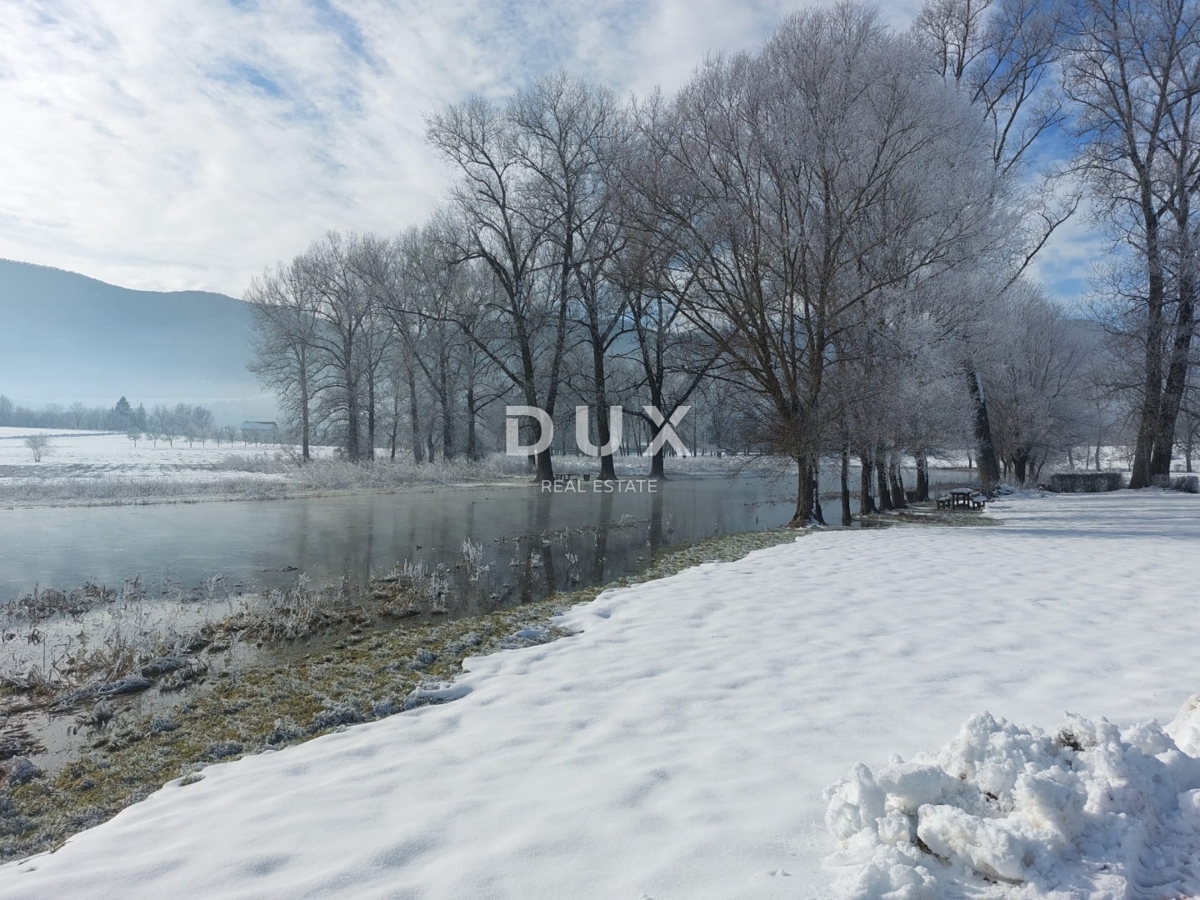 OTOČAC, ČOVIĆI - Košček narave ob reki Gacki, 1234m2