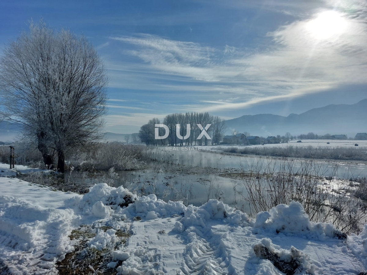 OTOČAC, ČOVIĆI - Košček narave ob reki Gacki, 1234m2