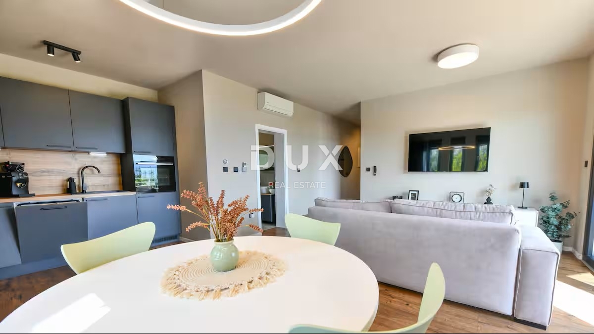 OPATIJA, OPRIĆ - stanovanje v novogradnji z vrtom in pogledom na morje