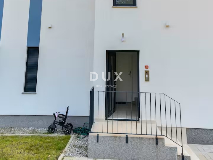 OPATIJA, OPRIĆ - stanovanje v novogradnji z vrtom in pogledom na morje