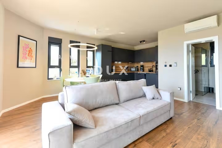 OPATIJA, OPRIĆ - stanovanje v novogradnji z vrtom in pogledom na morje