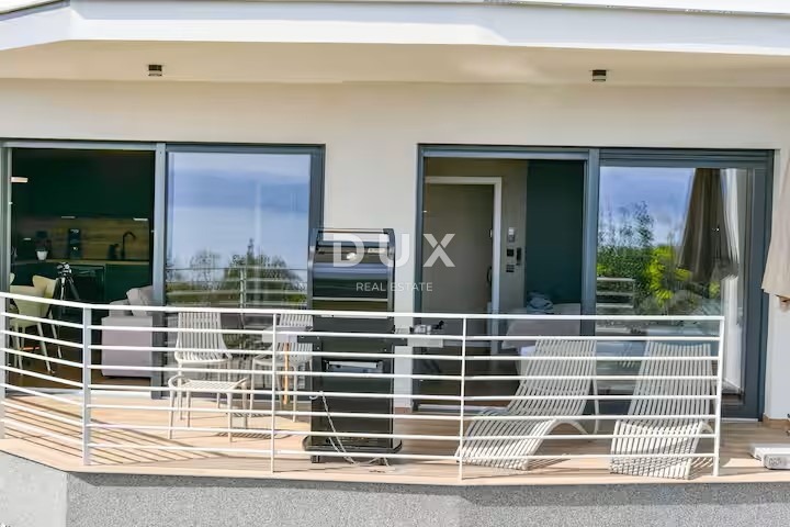 OPATIJA, OPRIĆ - stanovanje v novogradnji z vrtom in pogledom na morje