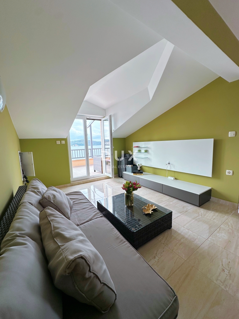 Hiša Zatoglav, Rogoznica, 400m2