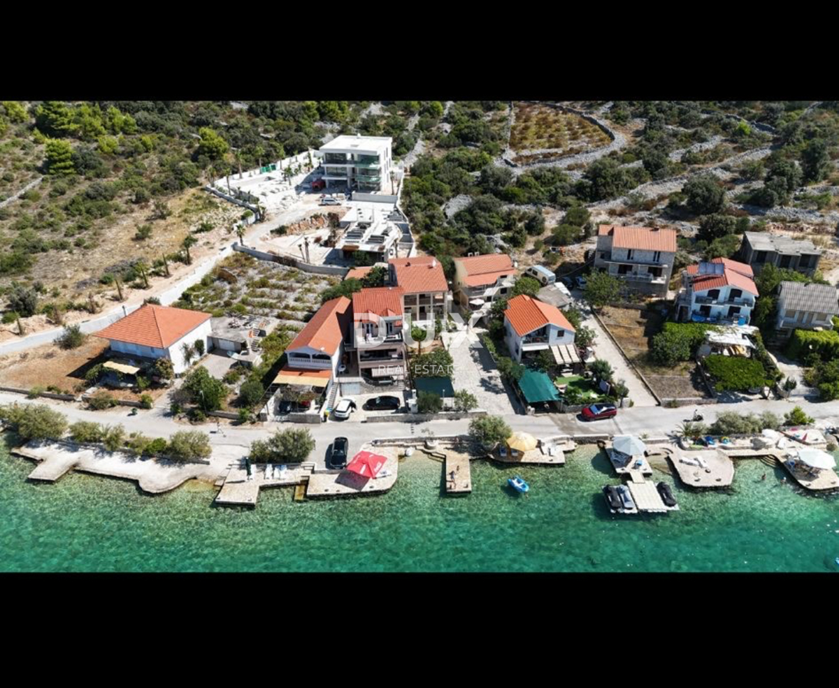 Hiša Zatoglav, Rogoznica, 400m2