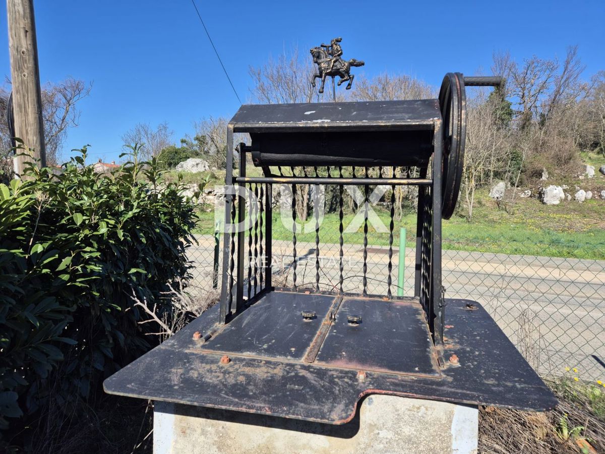 ISTRA,LABIN - Prostorna hiša blizu centra mesta