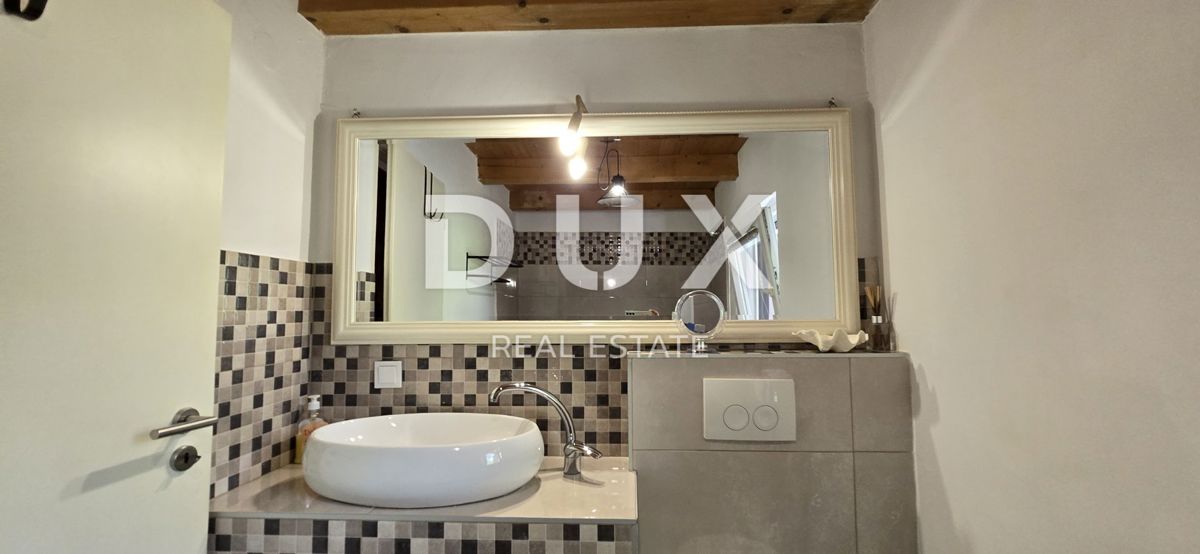 ISTRA, ŽMINJ - Počitniška hiša na osamljeni lokaciji z bazenom in jacuzzijem