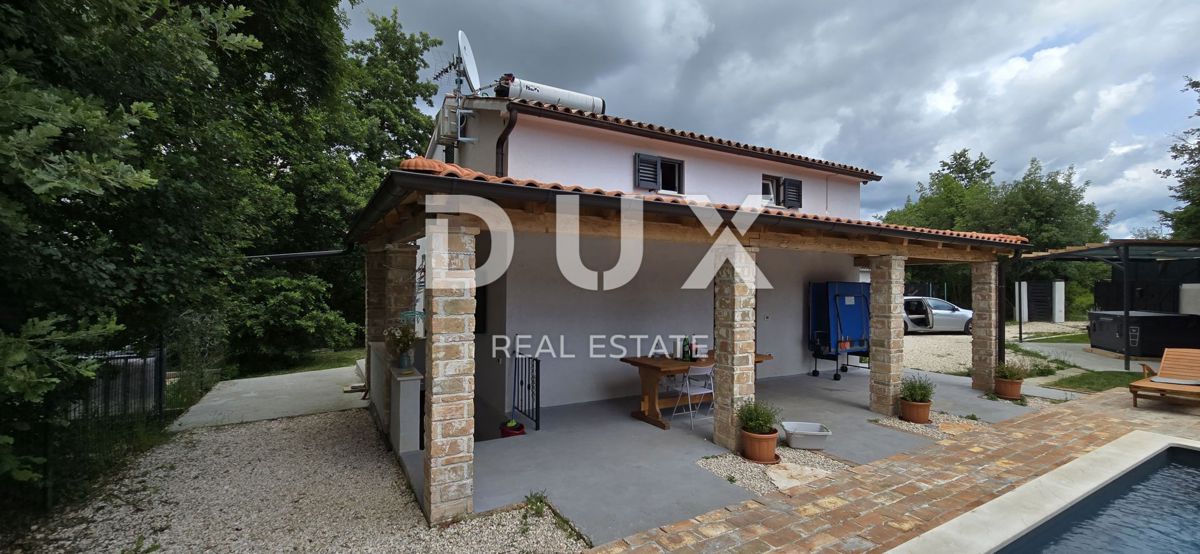 ISTRA, ŽMINJ - Počitniška hiša na osamljeni lokaciji z bazenom in jacuzzijem