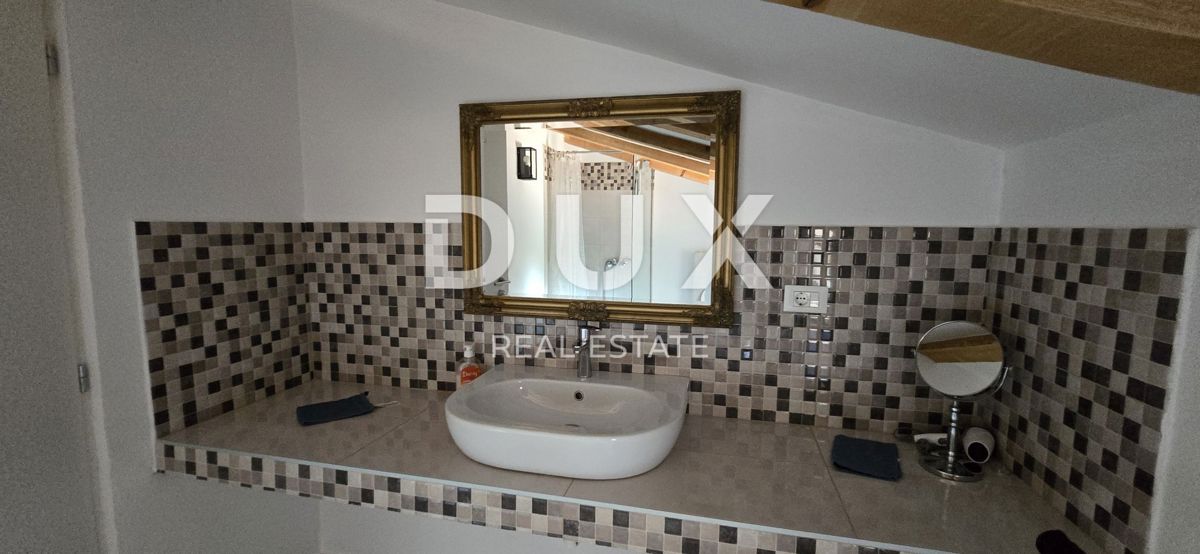 ISTRA, ŽMINJ - Počitniška hiša na osamljeni lokaciji z bazenom in jacuzzijem