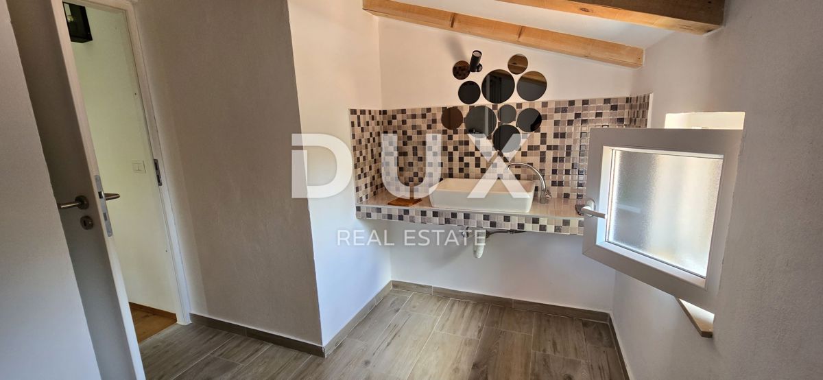 ISTRA, ŽMINJ - Počitniška hiša na osamljeni lokaciji z bazenom in jacuzzijem