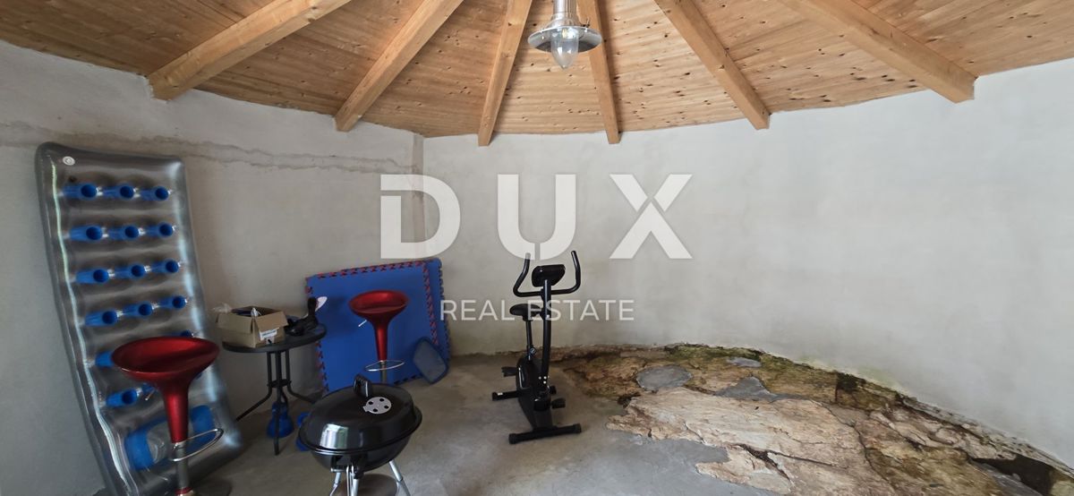 ISTRA, ŽMINJ - Počitniška hiša na osamljeni lokaciji z bazenom in jacuzzijem