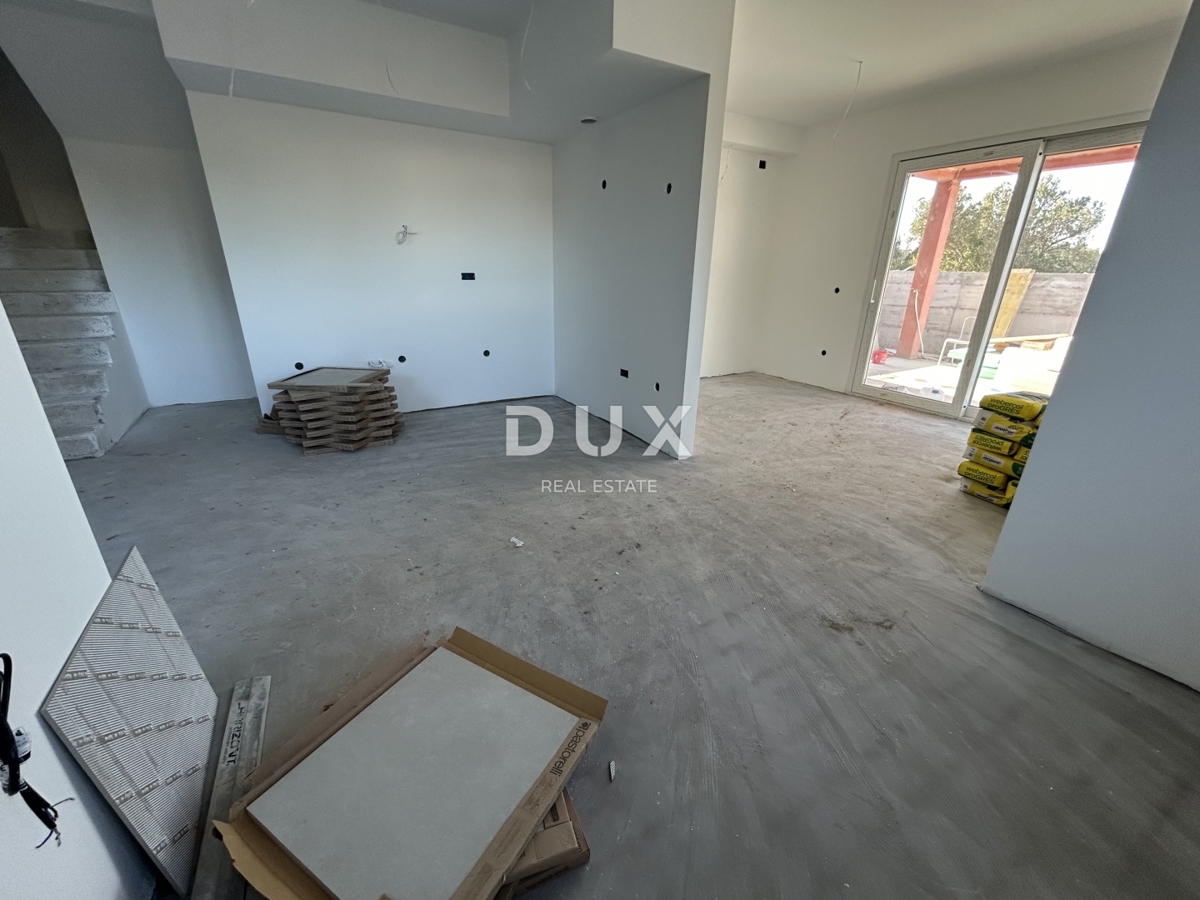 MURTER, JEZERA – NOVOGRADNJA, Dvostanovanjsko stanovanje z bazenom