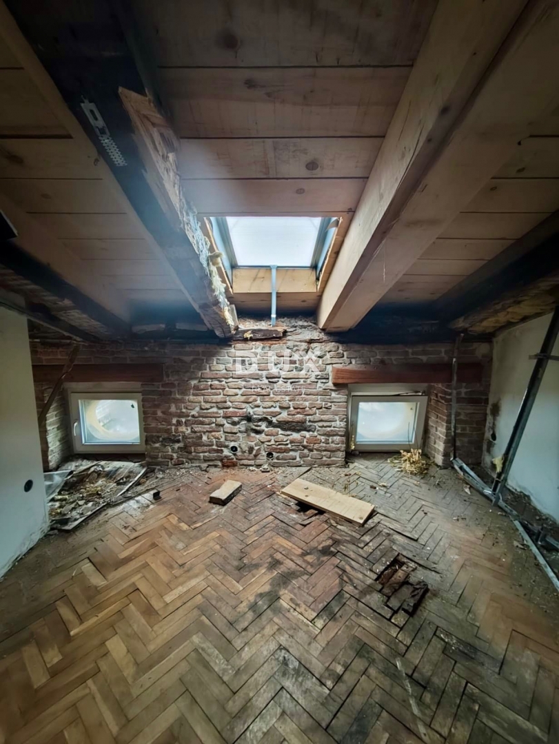 RIJEKA, CENTER - ODLIČNA INVESTICIJSKA PRILOŽNOST z začetkom prenove