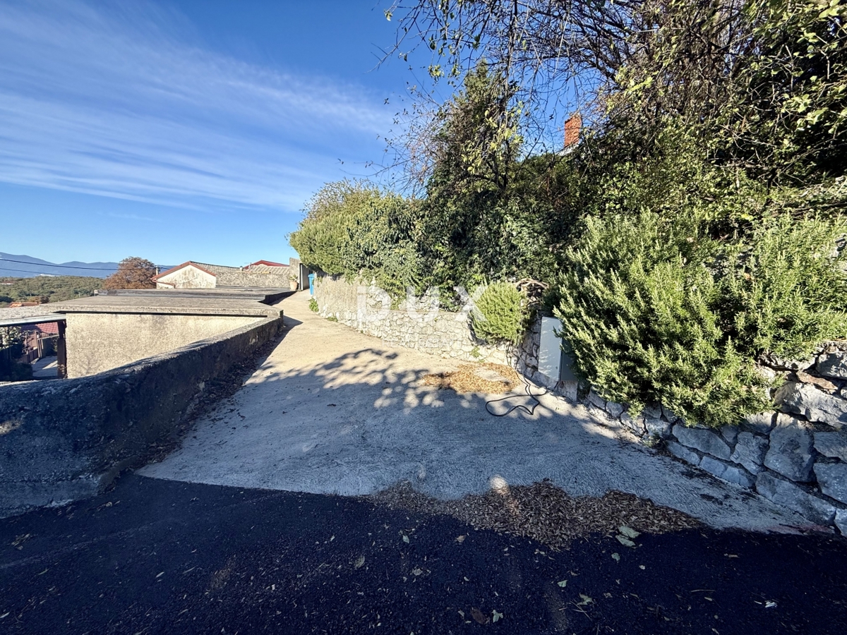 GROBNIK - Avtentična kamnita hiša s pogledom na morje!