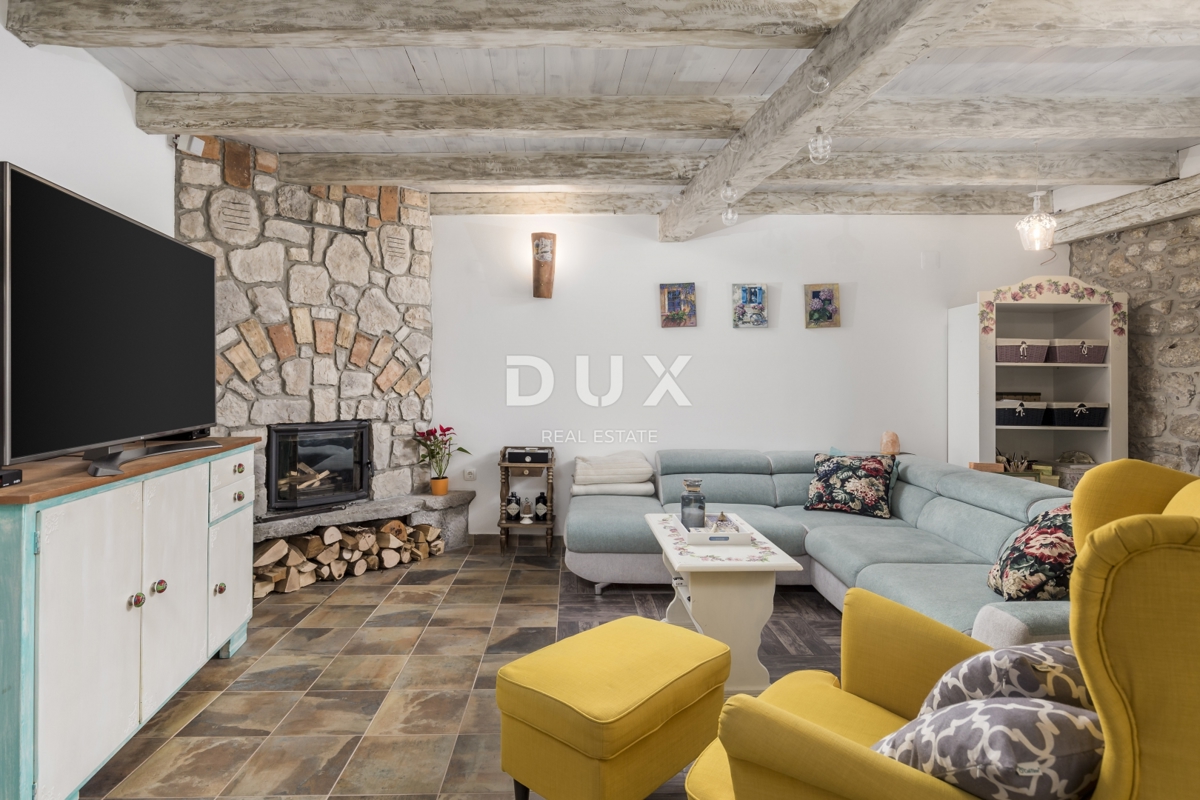 GROBNIK - Avtentična kamnita hiša s pogledom na morje!