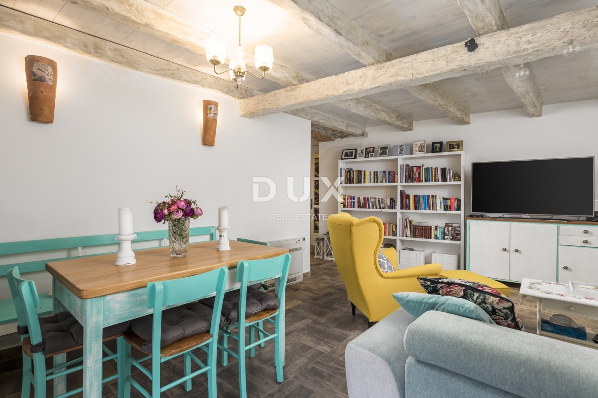 GROBNIK - Avtentična kamnita hiša s pogledom na morje!