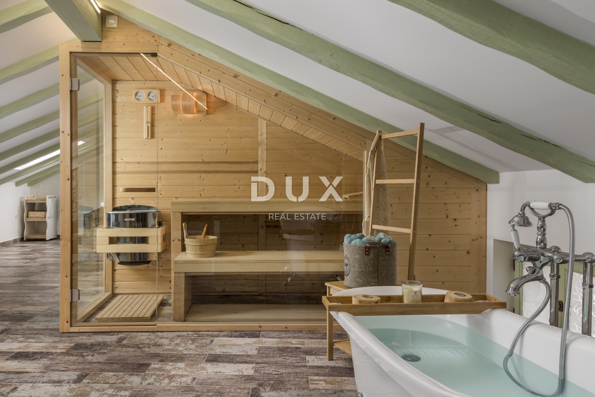 GROBNIK - Avtentična kamnita hiša s pogledom na morje!