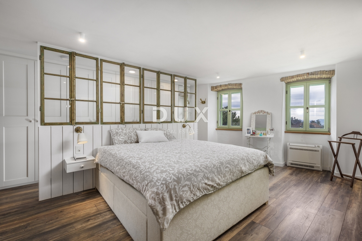 GROBNIK - Avtentična kamnita hiša s pogledom na morje!