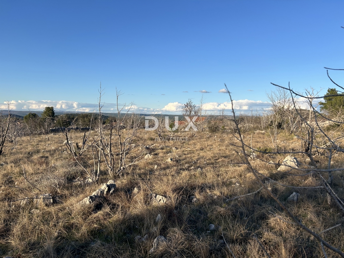 ŠIBENIK, BILICE – Zazidljivo zemljišče s pogledom na Prokljan, 970m2