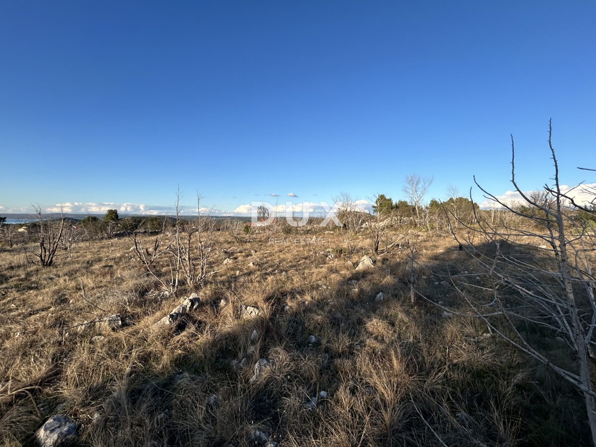 ŠIBENIK, BILICE – Zazidljivo zemljišče s pogledom na Prokljan, 970m2