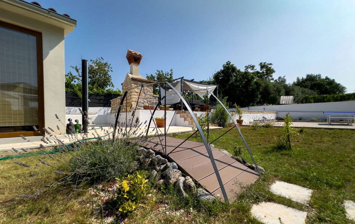 ISTRA, SVETVINČENAT - Obnovljena avtohtona kamnita hiša z bazenom