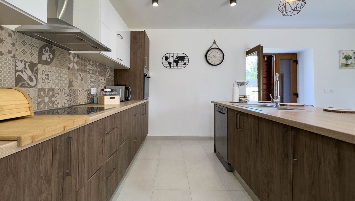 ISTRA, SVETVINČENAT - Obnovljena avtohtona kamnita hiša z bazenom