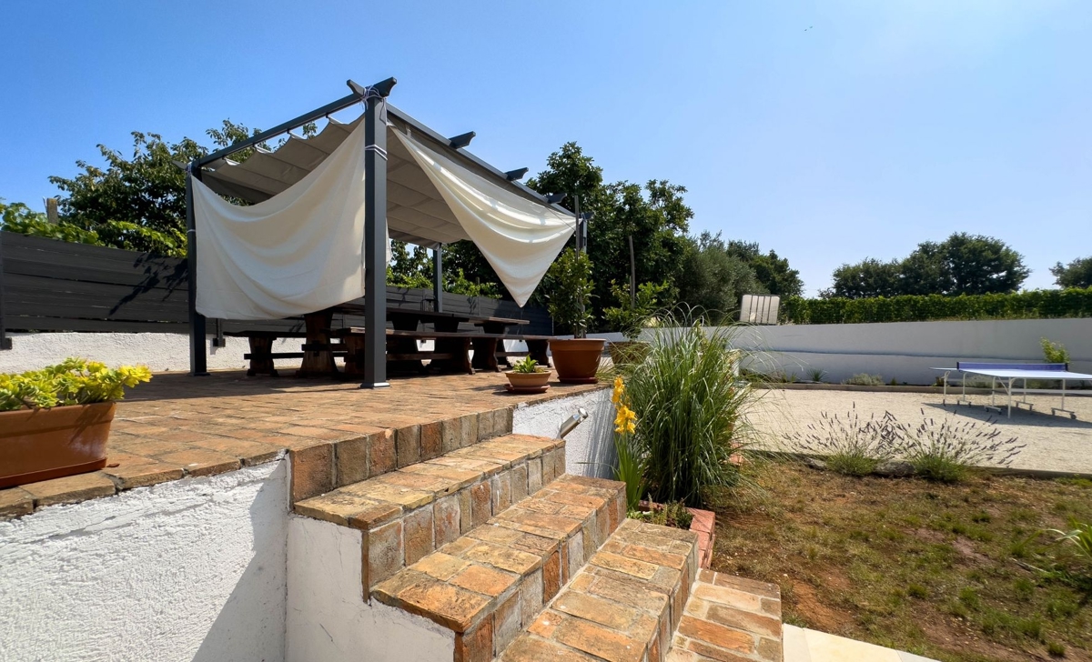 ISTRA, SVETVINČENAT - Obnovljena avtohtona kamnita hiša z bazenom