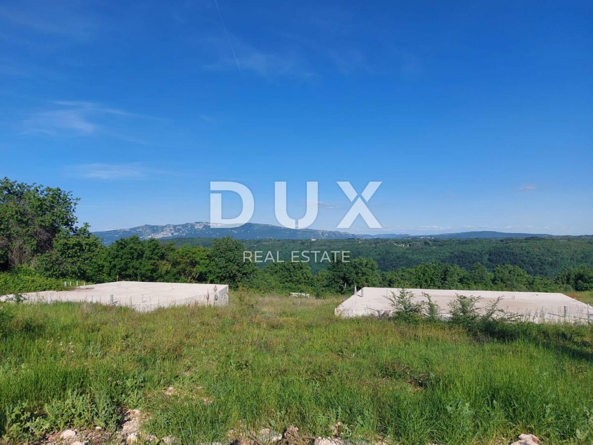 ISTRA, PIĆAN - Zemljišče z gradnjo dveh hiš, rob vasi, pogled na naravo