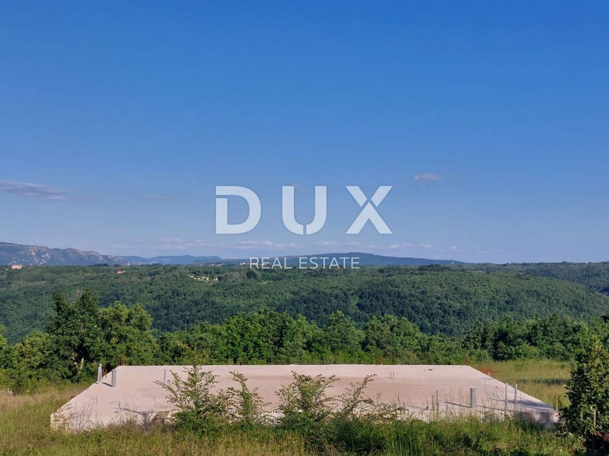 ISTRA, PIĆAN - Zemljišče z gradnjo dveh hiš, rob vasi, pogled na naravo