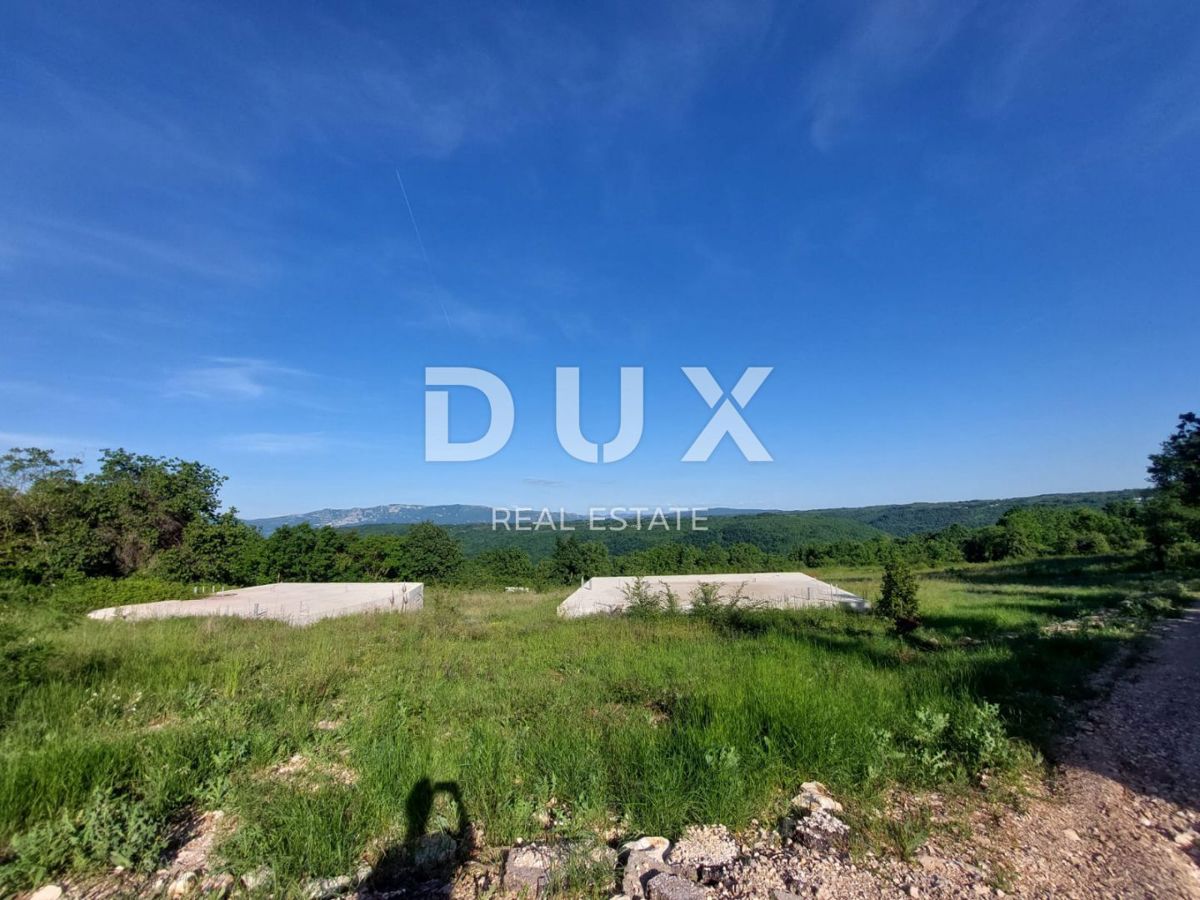 ISTRA, PIĆAN - Zemljišče z gradnjo dveh hiš, rob vasi, pogled na naravo