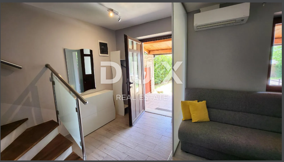 ISTRA, BUJE - prenovljena hiša s pogledom na Buje