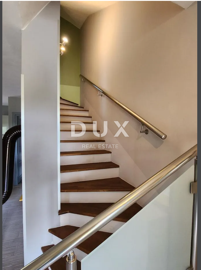 ISTRA, BUJE - prenovljena hiša s pogledom na Buje