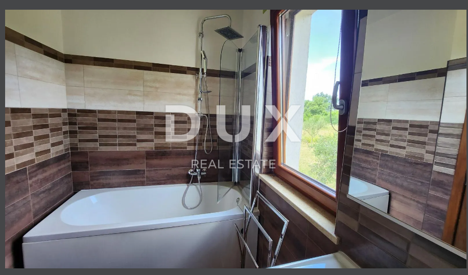 ISTRA, BUJE - prenovljena hiša s pogledom na Buje