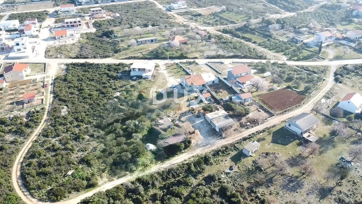 ZADAR, DEBELJAK - Gradbeno zemljišče s pogledom na morje