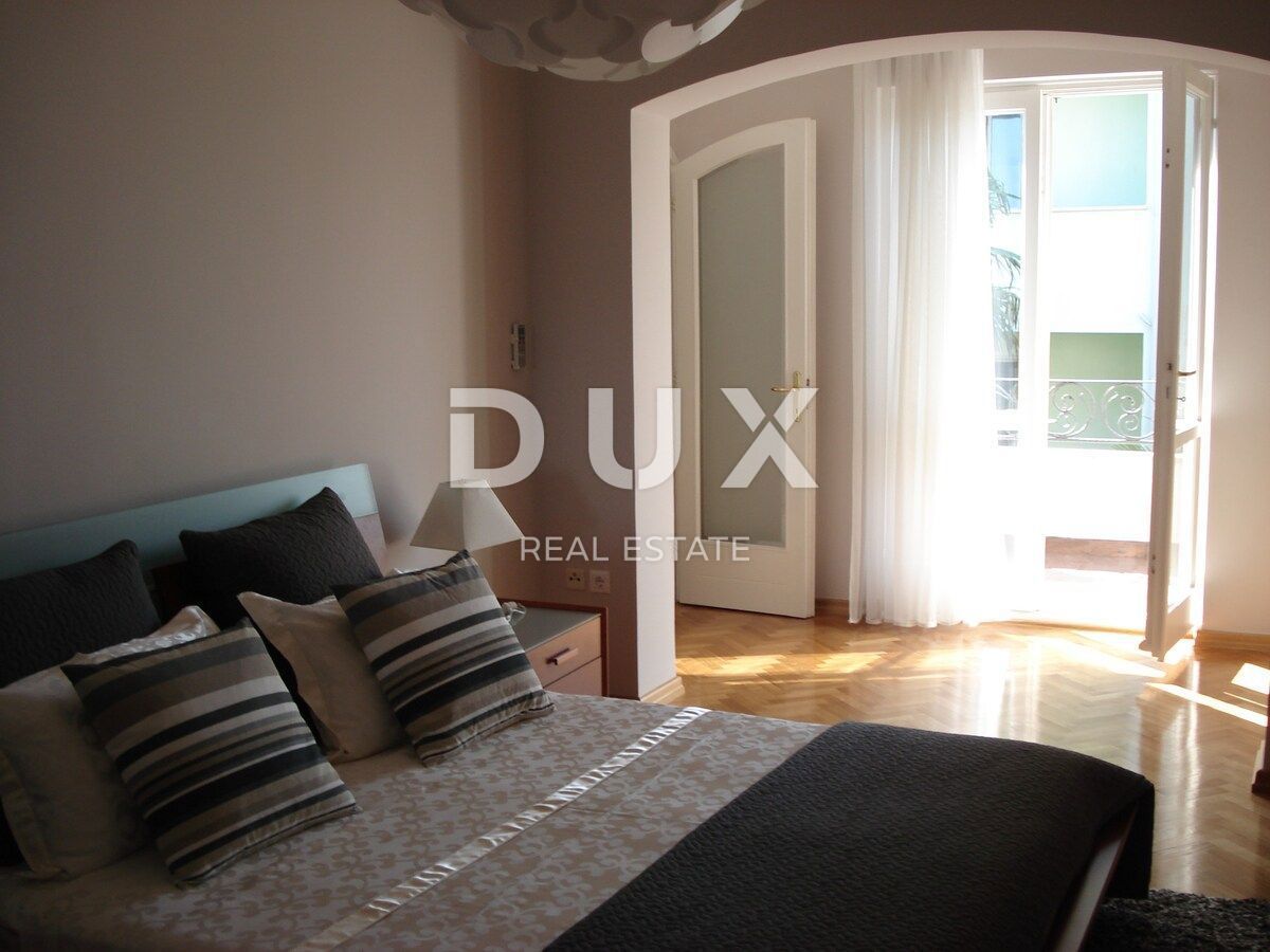 ISTRA, UMAG - Edinstvena vila z bazenom, prva vrsta do morja