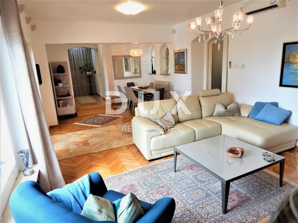 ISTRA, UMAG - Edinstvena vila z bazenom, prva vrsta do morja