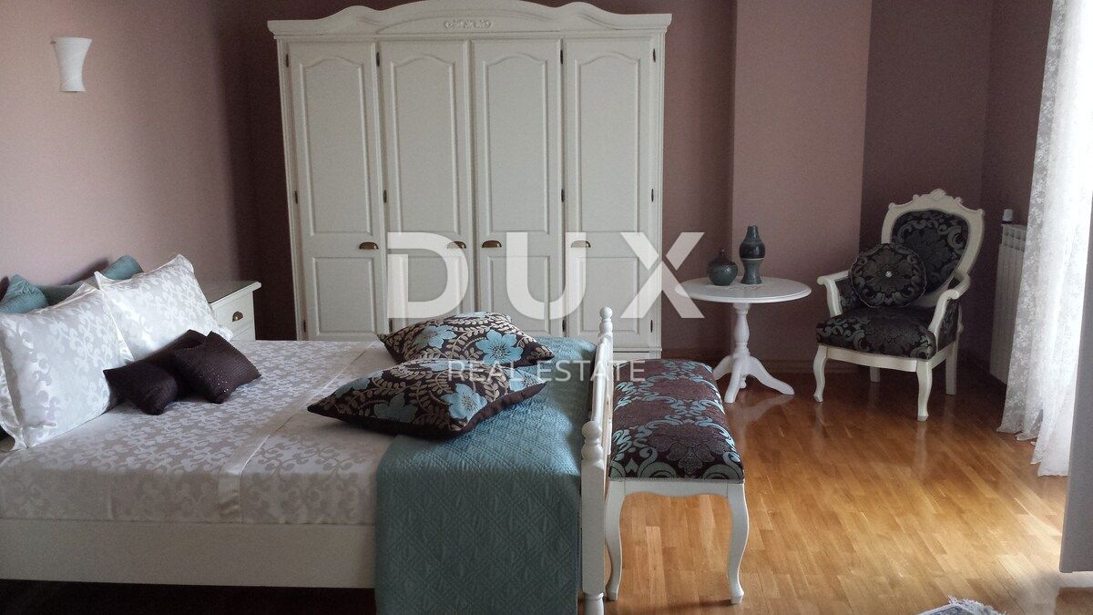 ISTRA, UMAG - Edinstvena vila z bazenom, prva vrsta do morja