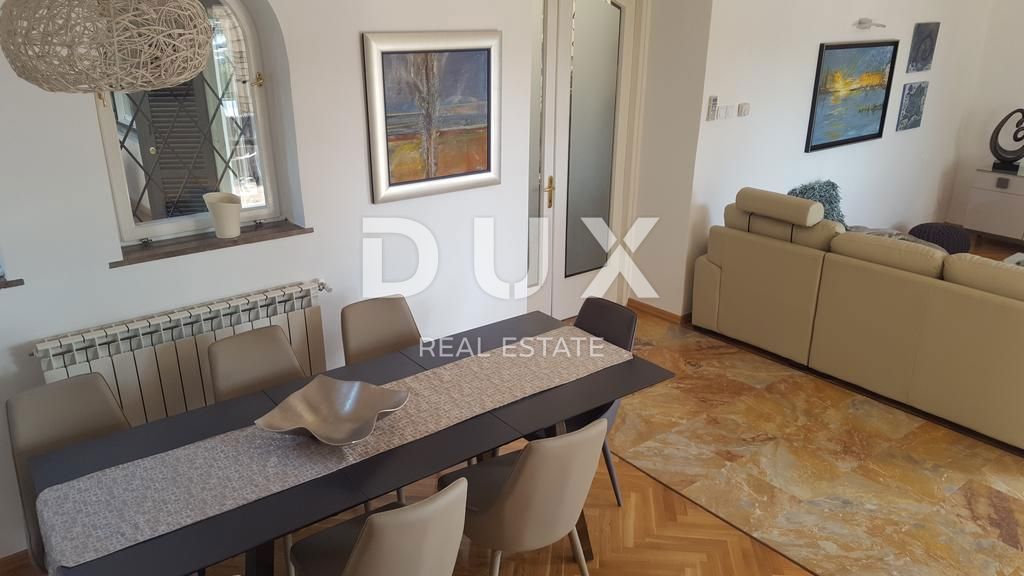 ISTRA, UMAG - Edinstvena vila z bazenom, prva vrsta do morja