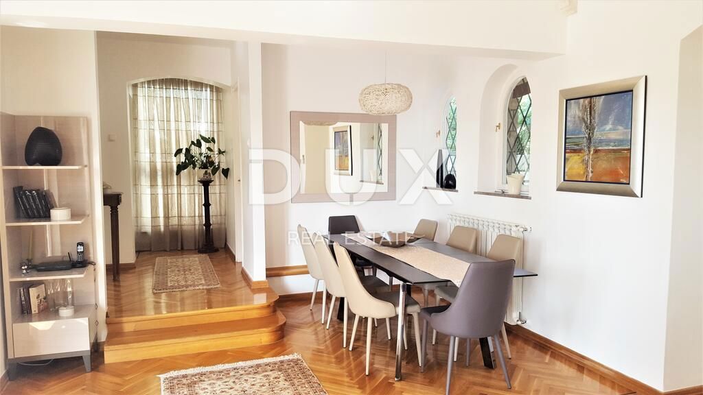 ISTRA, UMAG - Edinstvena vila z bazenom, prva vrsta do morja