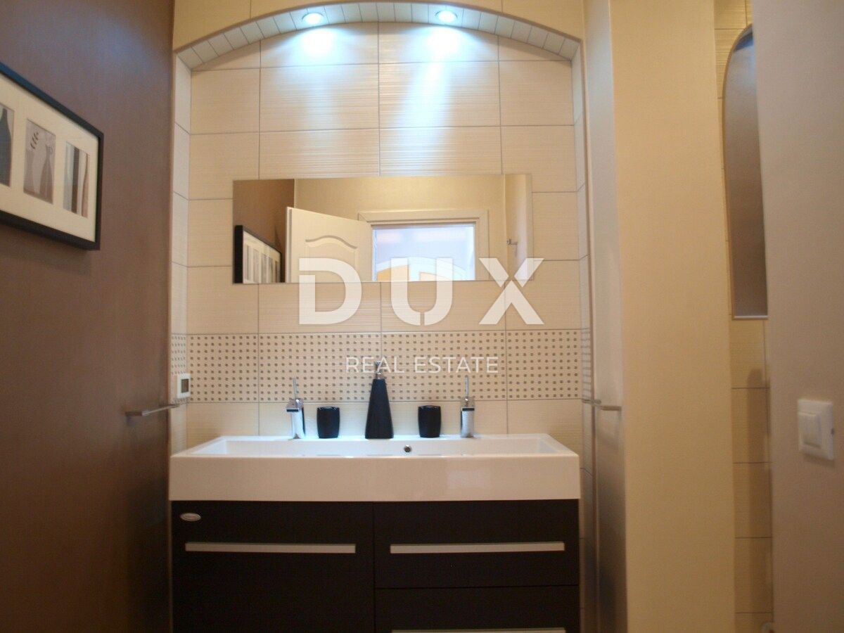 ISTRA, UMAG - Edinstvena vila z bazenom, prva vrsta do morja