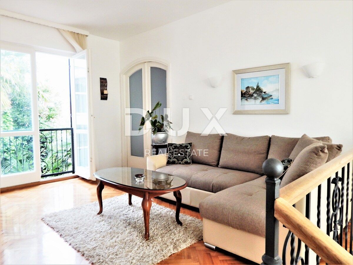 ISTRA, UMAG - Edinstvena vila z bazenom, prva vrsta do morja