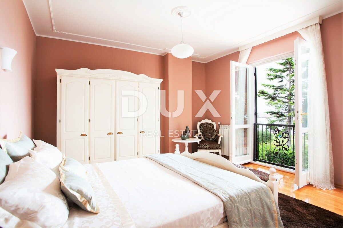 ISTRA, UMAG - Edinstvena vila z bazenom, prva vrsta do morja