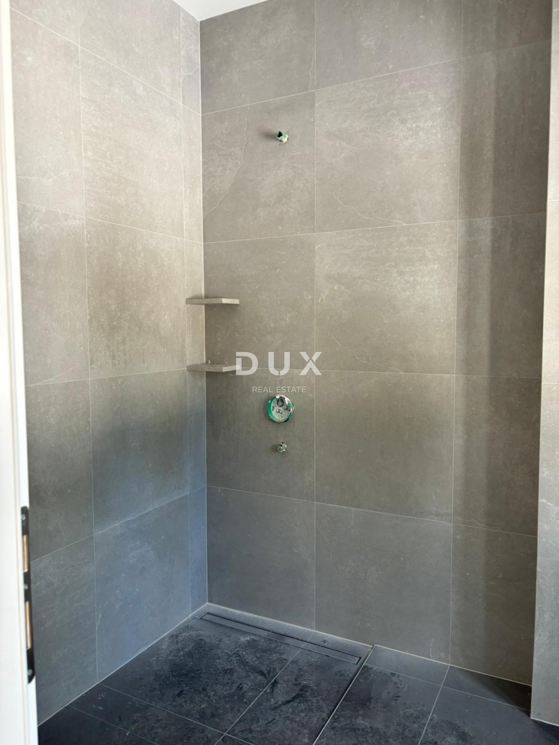 ISTRA, PAZIN - Prodaja mediteranske vile s pogledom na naravo + gradbeno zemljišče