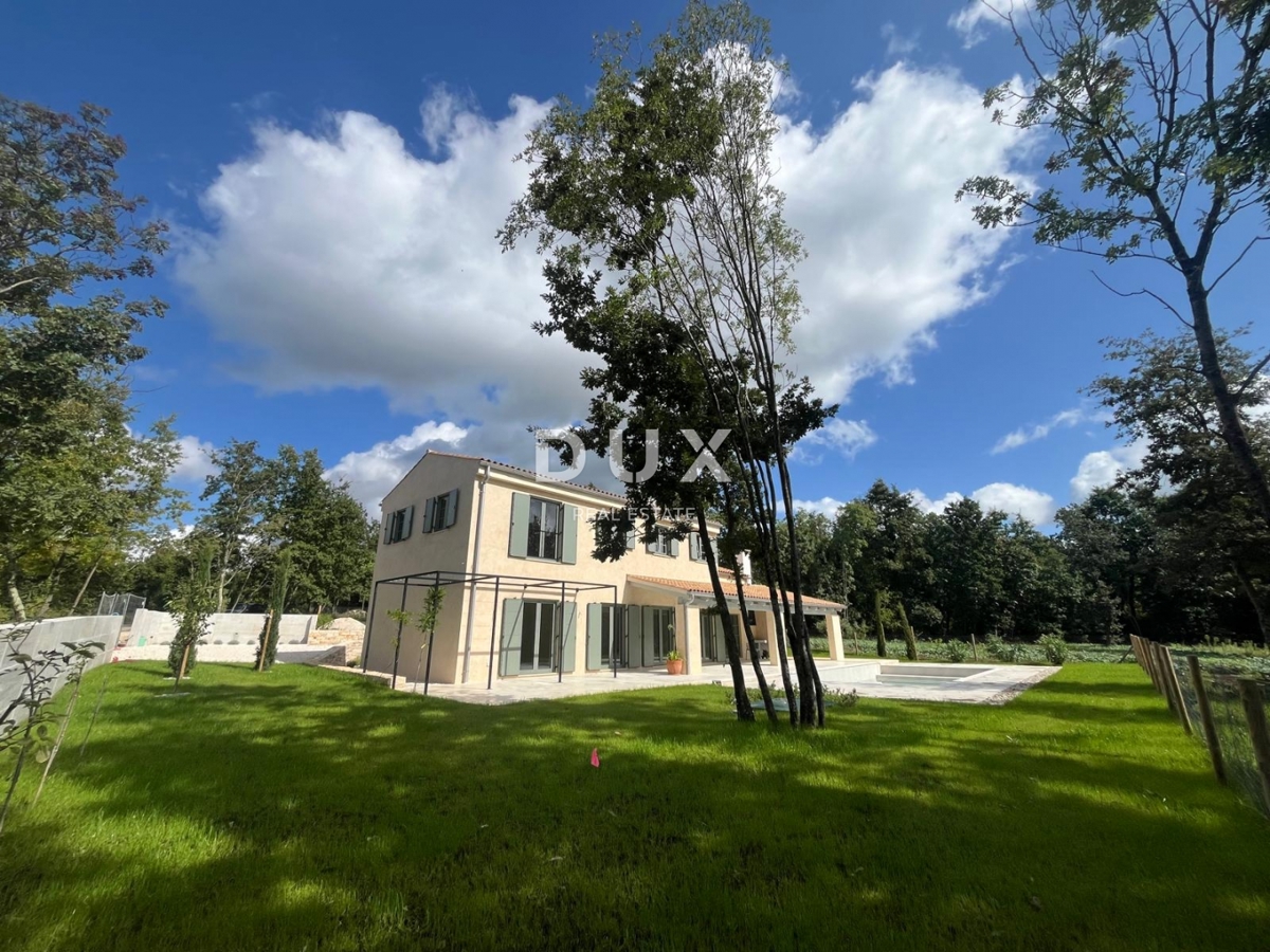 ISTRA, PAZIN - Prodaja mediteranske vile s pogledom na naravo + gradbeno zemljišče